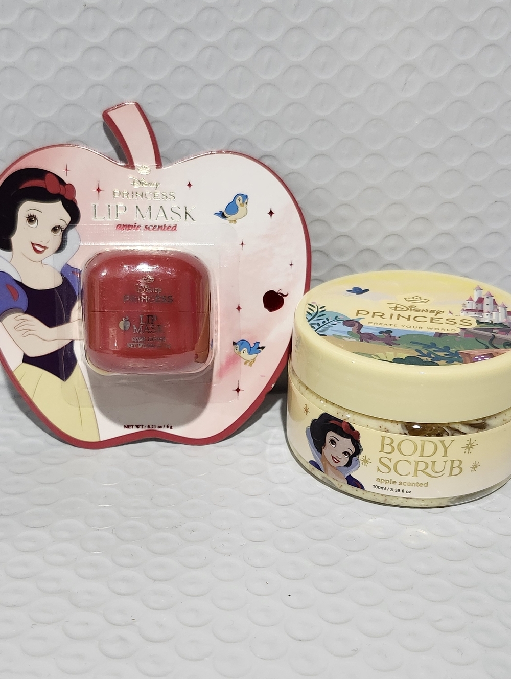 Disney Princess Snow White Apple-Scented Lip Mask & Body Scrub